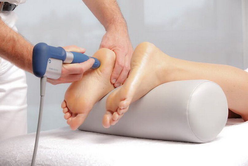 Provádění terapie rázovou vlnou